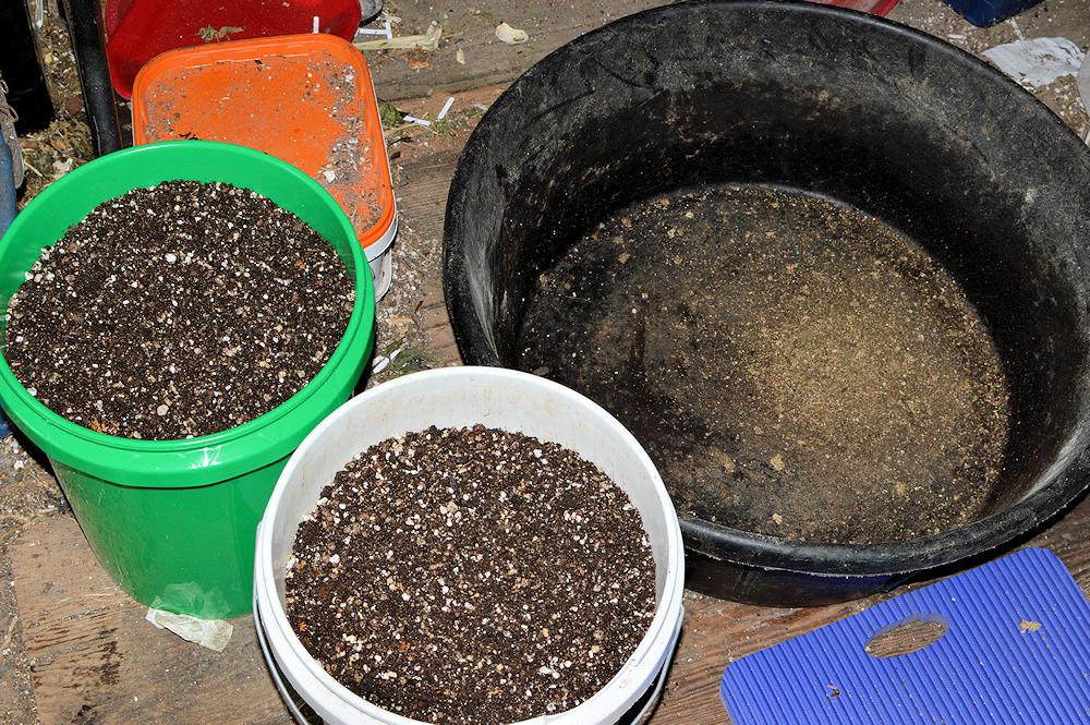 My Favorite Soil Mixing Tools 5 Gallon Buckets, and a Rubber Trough
