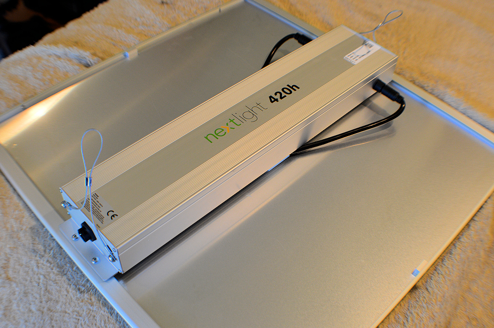 Nextlight Full Spectrum LED the 420h a 420-Watt Quantum Board LED at 4000 Kelvins