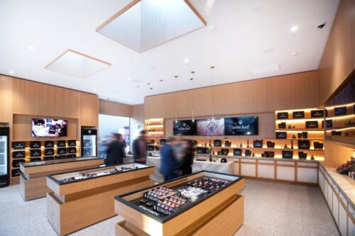 marijuana-news-industry-business-dispensary-Inside0of-cannabis-store